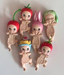 Sonny Angel Hipers – Mini Telefon Figürü 🌸 Arkaya Yapışan Koleksiyonluk Figür