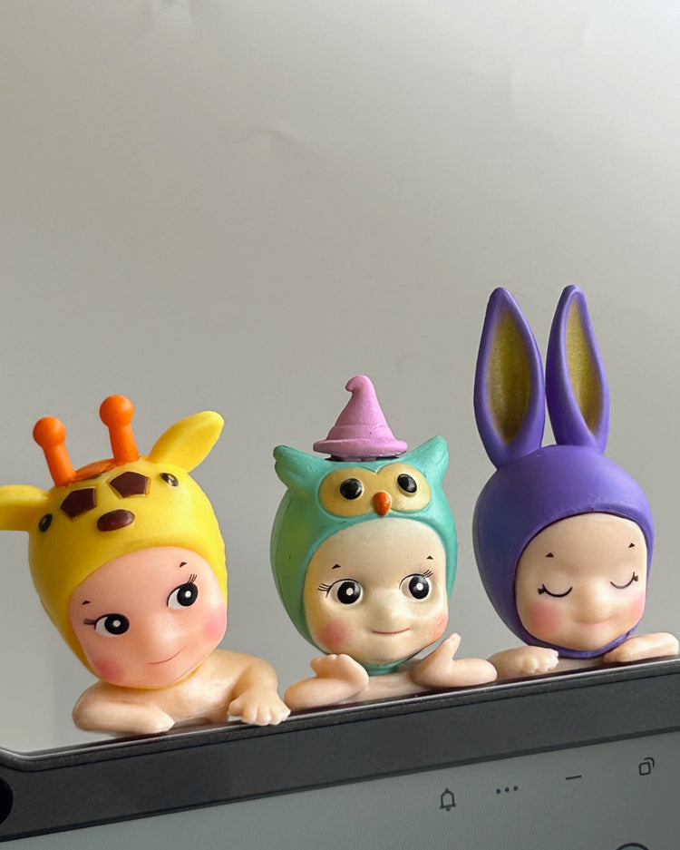 Sonny Angel Hipers – Mini Telefon Figürü 🌸 Arkaya Yapışan Koleksiyonluk Figür